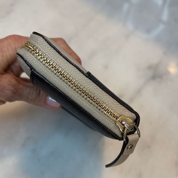 Kate Spade Saffiano Leather Two-Tone Colorblock Full Zip Continental Wallet - Picture 7 of 16